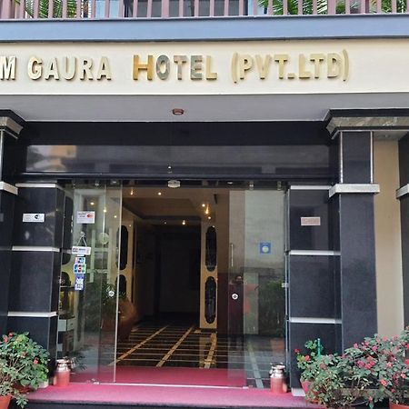 Om Gaura Hotel Похара Екстериор снимка