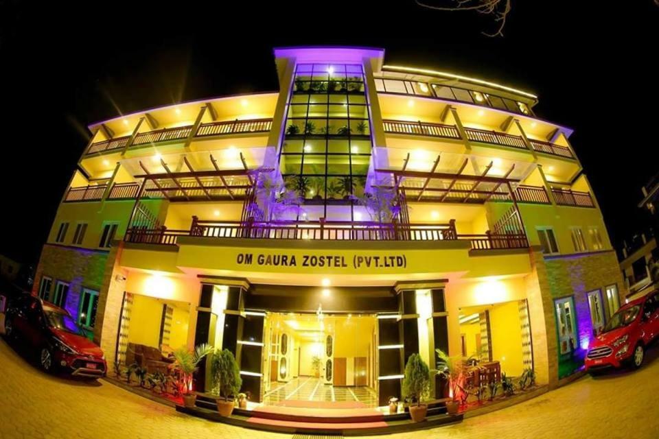 Om Gaura Hotel Похара Екстериор снимка